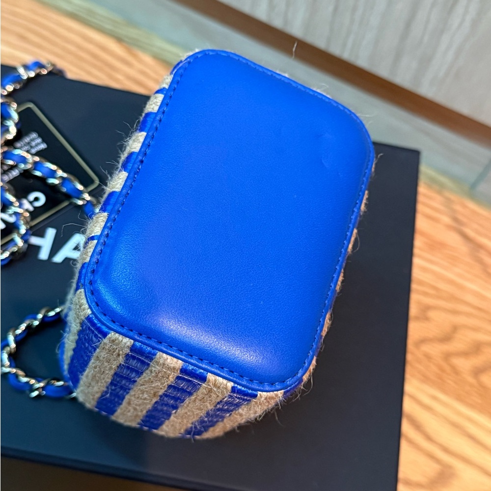 CHANEL Raffia Striped mini vanity Bag crossbody - Picture 7 of 8